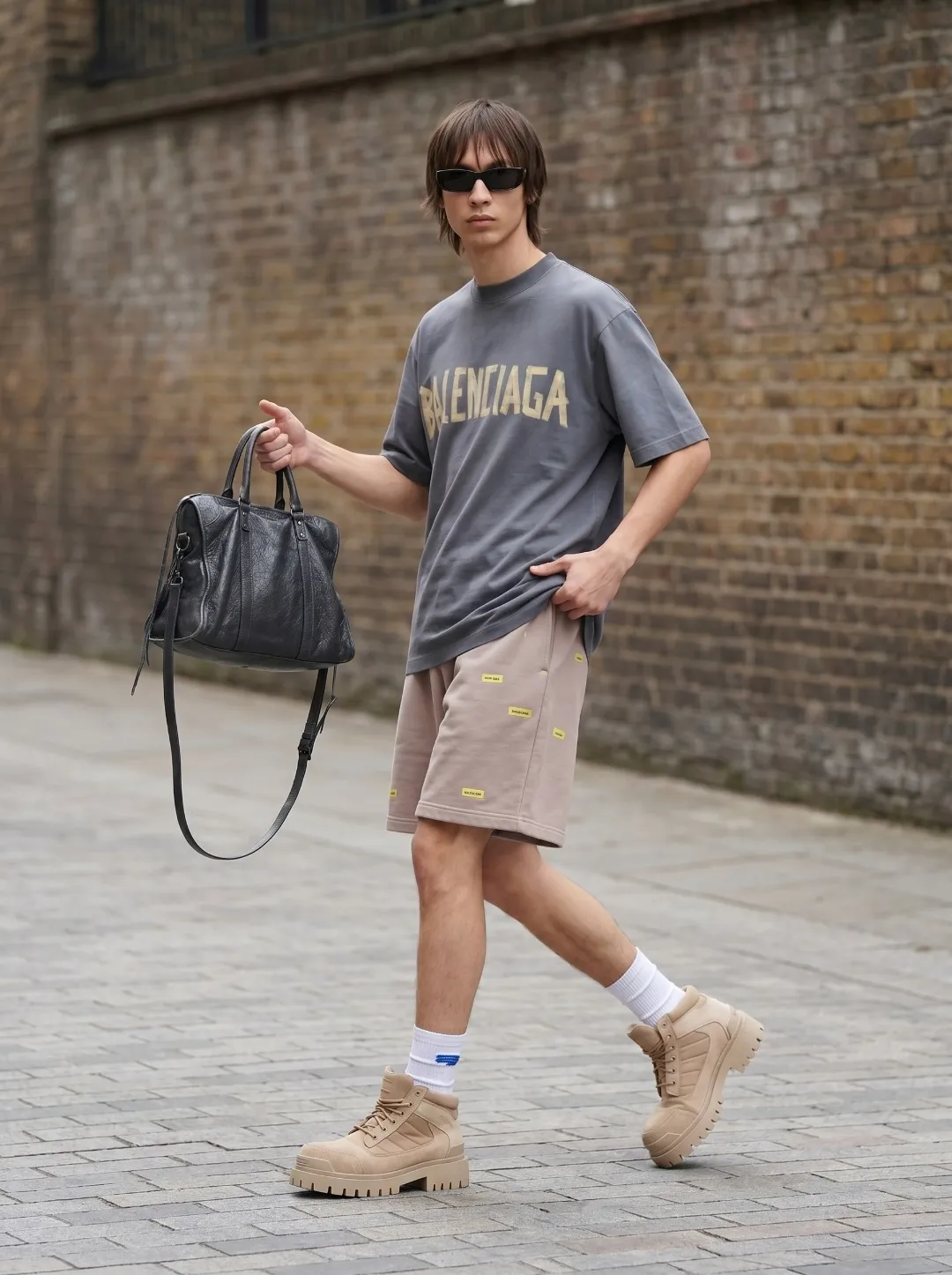 P90✨🔥 [balenciaga] 2026FW Paris Tape Letters Short Sleeve T-Shirt Premium 26s Double Yarn 300g Fabric Washed and sprayed with distressed process Color: Washed Brown Washed Purple Washed Gray Size: S M L XL 2XL